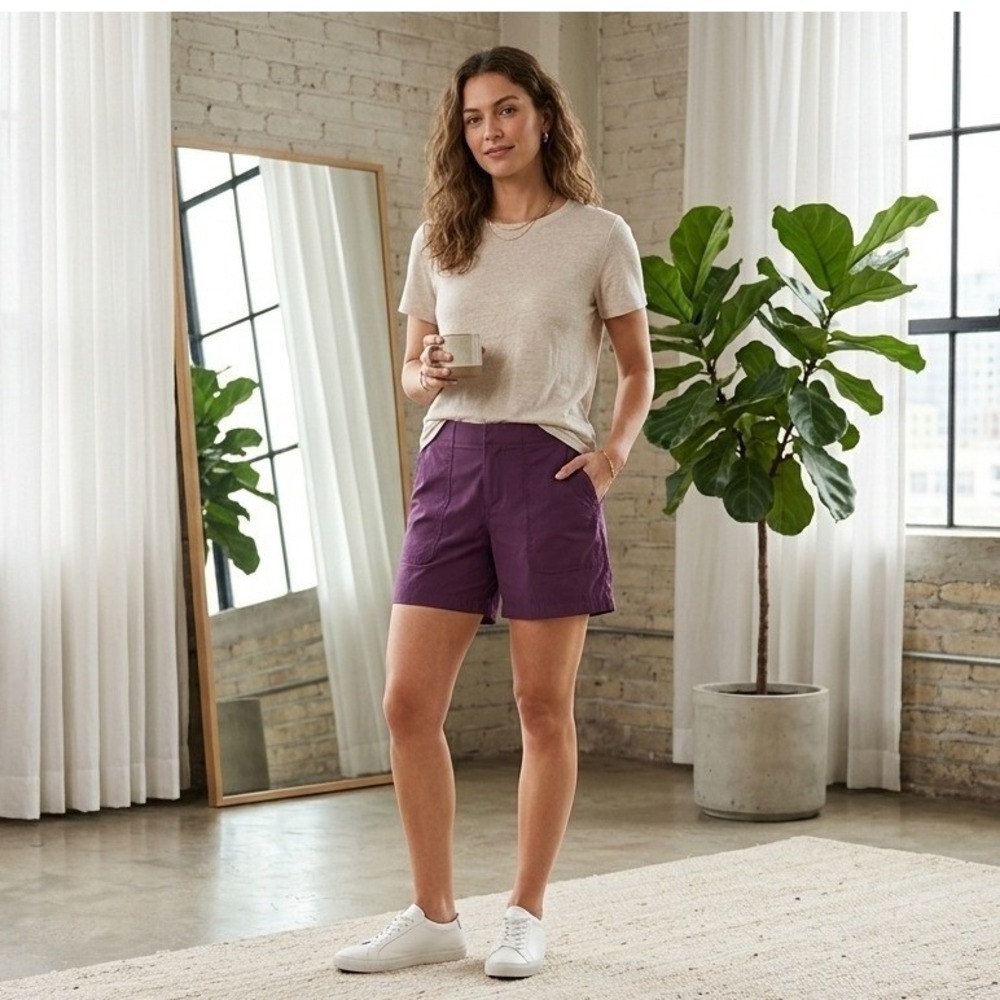 Eddie Bauer Womens Hiking Shorts Purple 8 Outdoor Travel Lightweight 5 Inseam S8